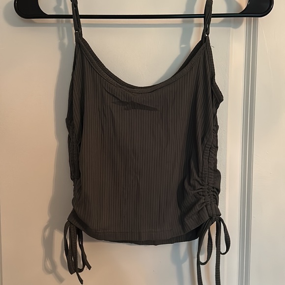 SHEIN Forest Green Cropped Tank Top. Size Small - Picture 3 of 3
